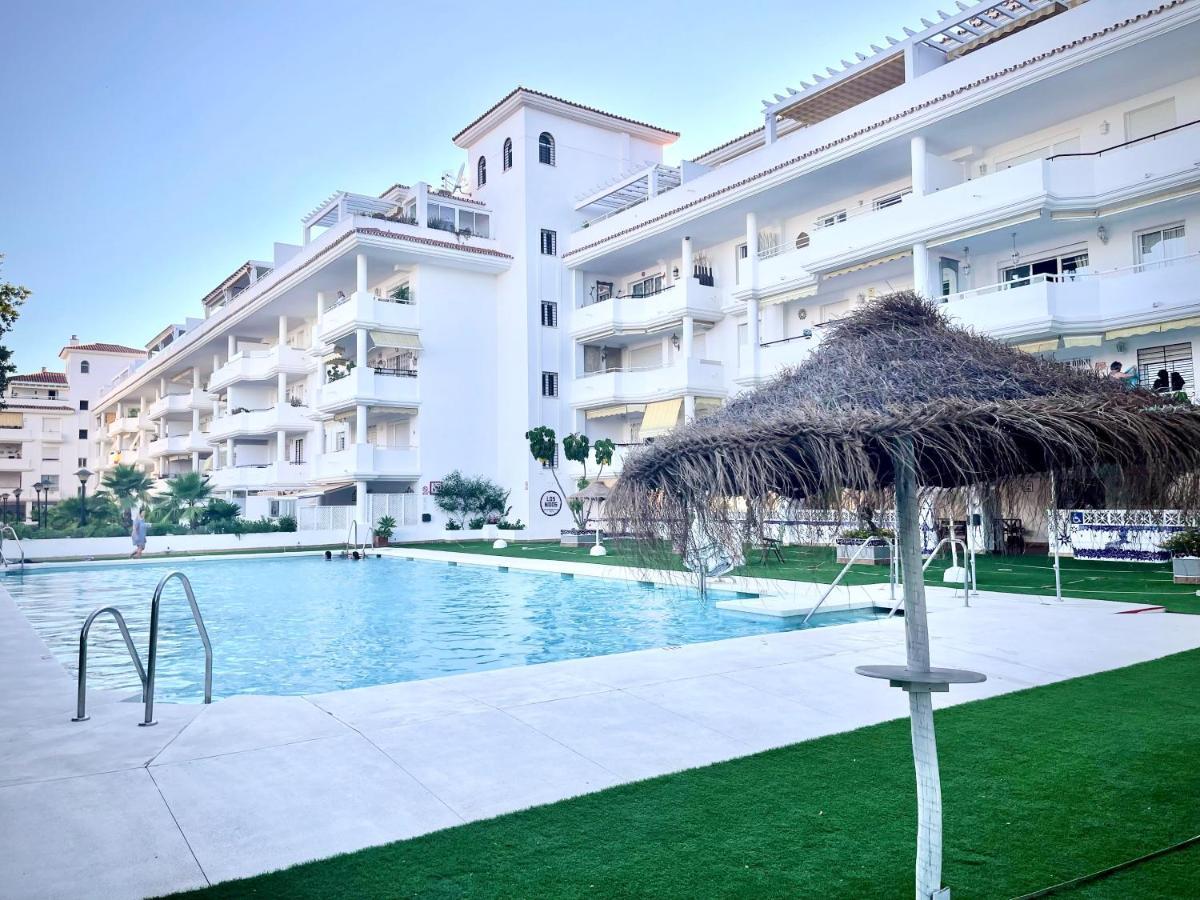 Inspiring Apartment In Carihuela Beach Torremolinos Exterior photo